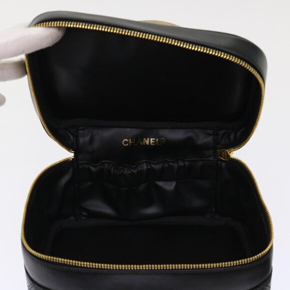Chanel Sleek and Elegant Leather Cosmetic Pouch - Picture 9 of 9